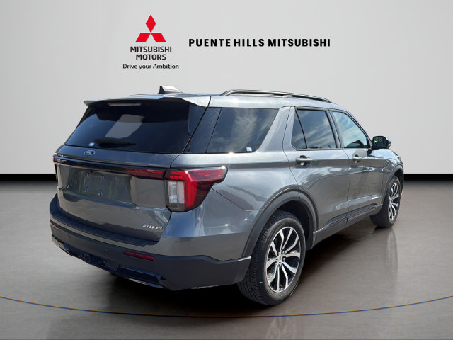 Used 2025 Ford Explorer ST-Line AWD/4WD image 5