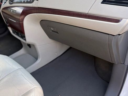 Used 2011 Toyota Sienna XLE w/ Entertainment Pkg image 27