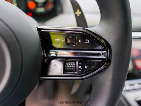 Used 2025 Aston Martin DB12 Coupe image 29