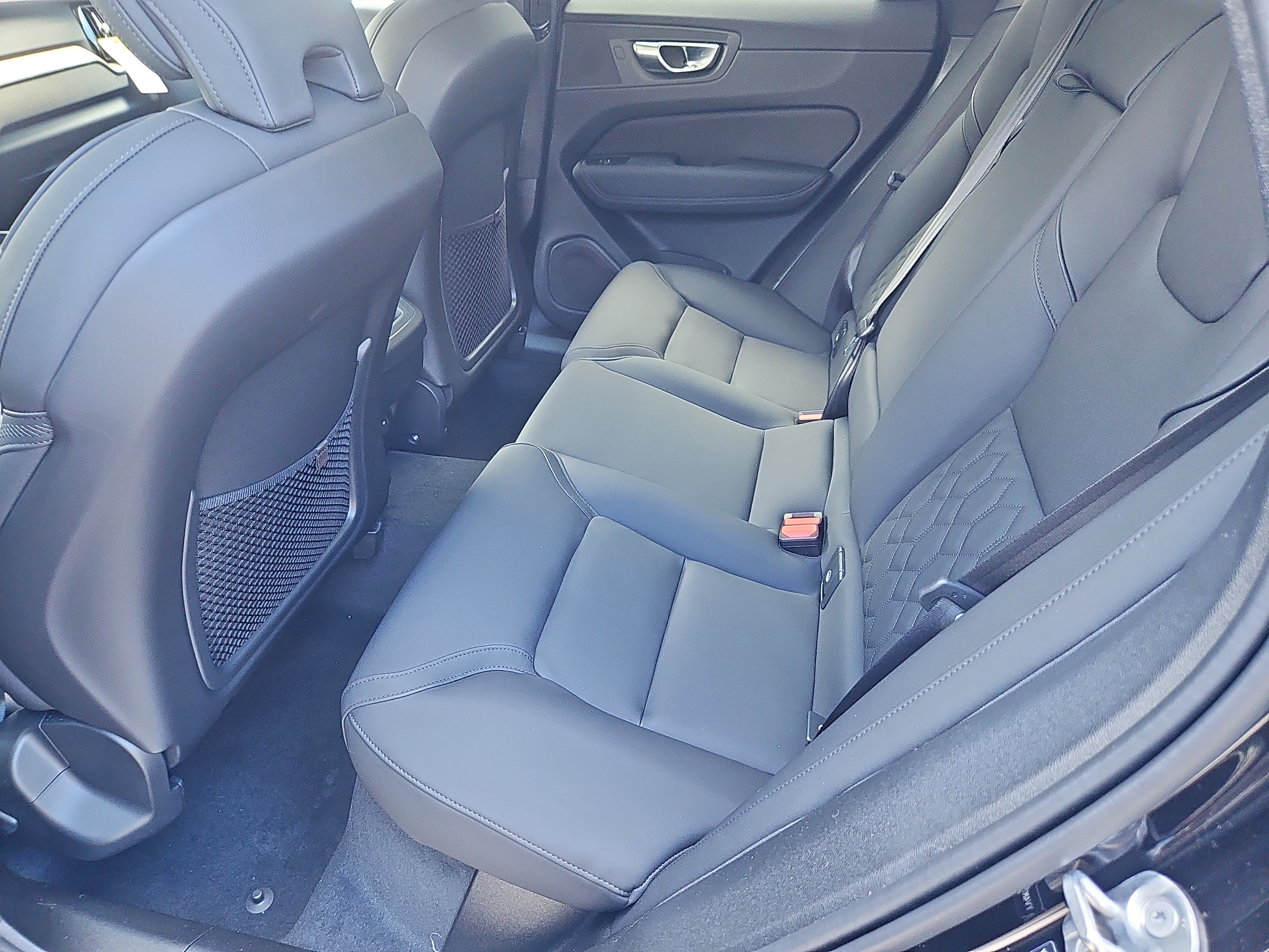 New 2026 Volvo XC60 B5 Plus w/ Protection Package Premier AWD/4WD image 20
