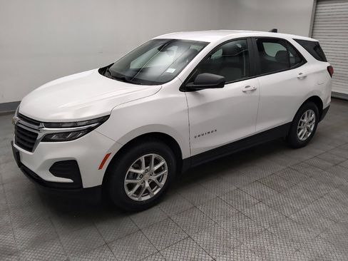 Used 2024 Chevrolet Equinox LS AWD/4WD image 2