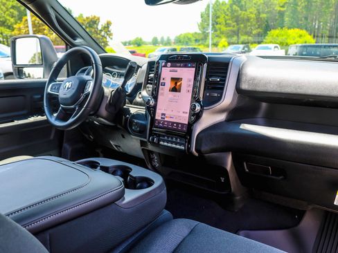 New 2026 RAM 2500 Tradesman AWD/4WD image 10