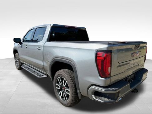 Used 2023 GMC Sierra 1500 AT4 w/ AT4 Preferred Package AWD/4WD image 4