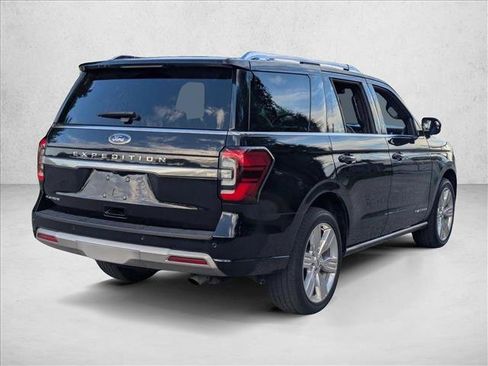Used 2023 Ford Expedition Platinum RWD image 3