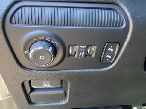 Used 2024 Jeep Wagoneer Series II AWD/4WD image 16