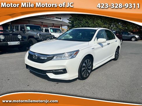 Used 2017 Honda Accord Touring image 1