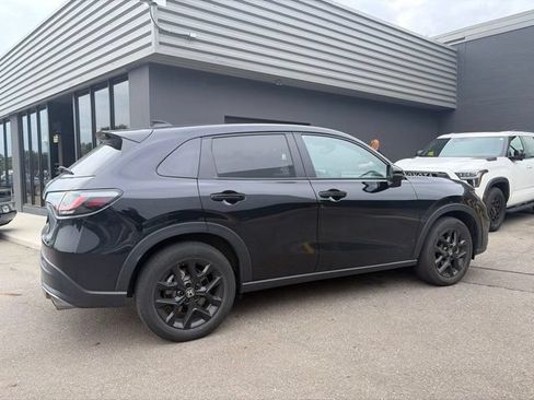 Used 2024 Honda HR-V Sport image 3