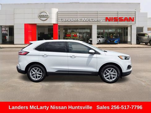 Used 2024 Ford Edge SEL AWD/4WD image 2