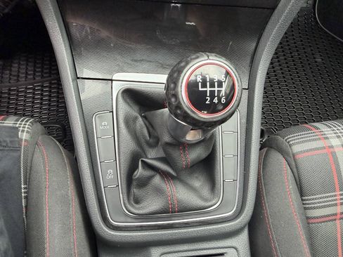 Used 2015 Volkswagen GTI S FWD image 31