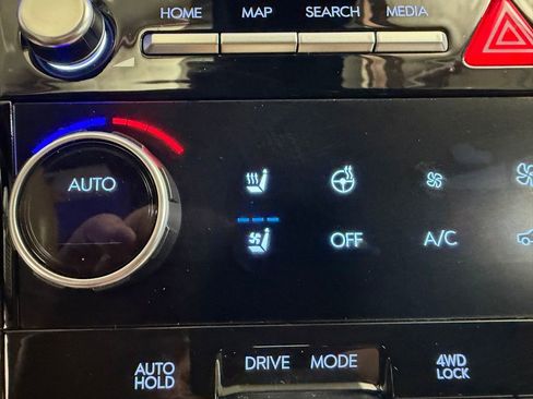 Used 2024 Hyundai Santa Fe Limited AWD/4WD image 21