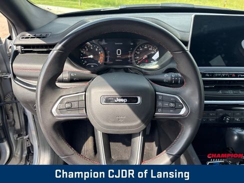 Used 2025 Jeep Compass Trailhawk AWD/4WD image 25