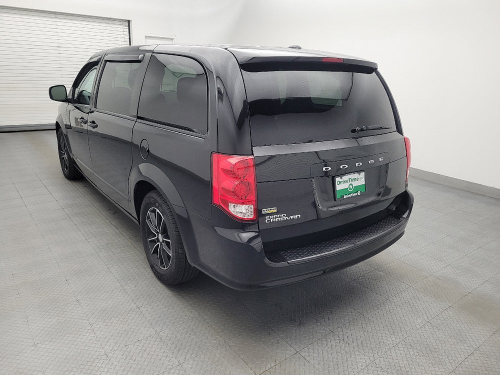 Used 2018 Dodge Grand Caravan SE FWD image 5