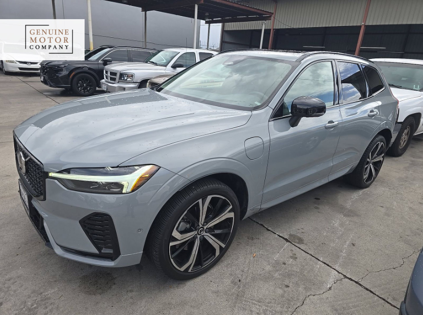 Used 2024 Volvo XC60 T8 Ultimate w/ Protection Package Premier AWD/4WD image 1