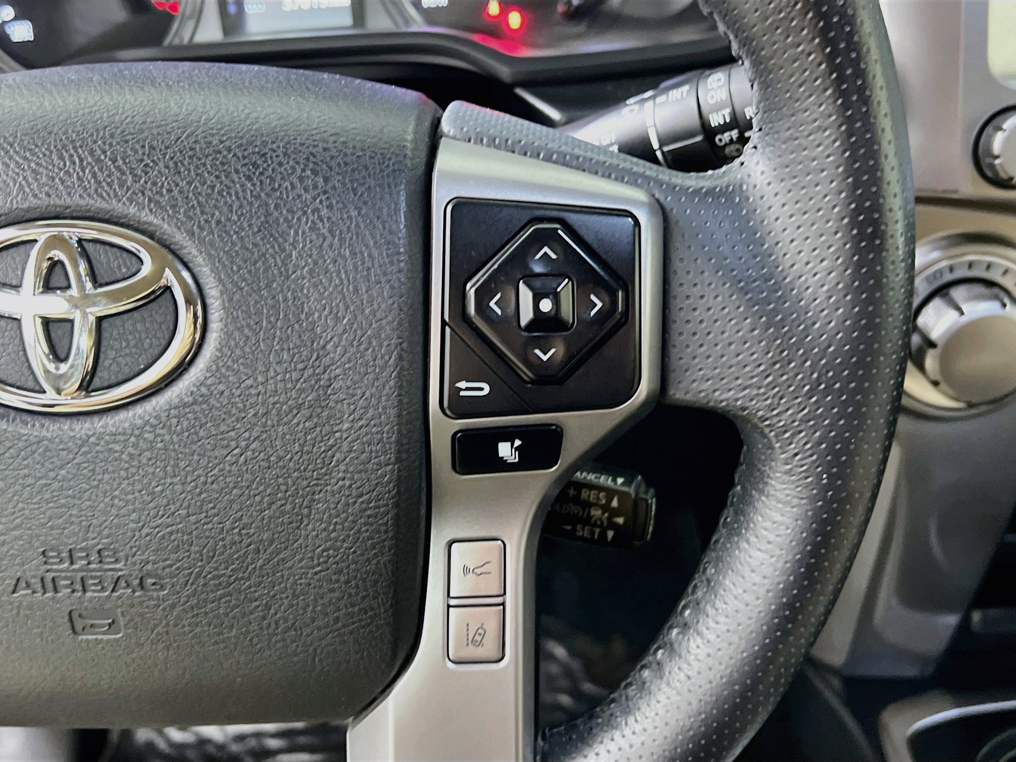 Used 2023 Toyota 4Runner SR5 AWD/4WD image 20