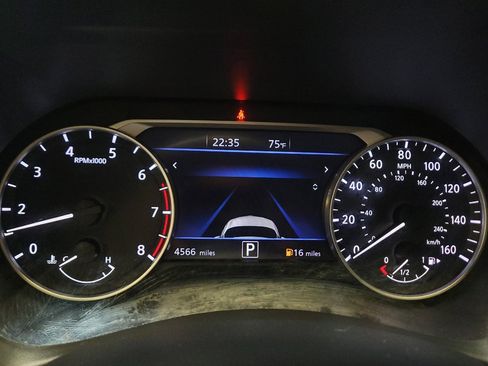 Used 2025 Nissan Sentra SV w/ All-Weather Package FWD image 23