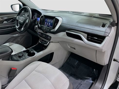 Used 2022 GMC Terrain SLE w/ Driver Convenience Package image 29