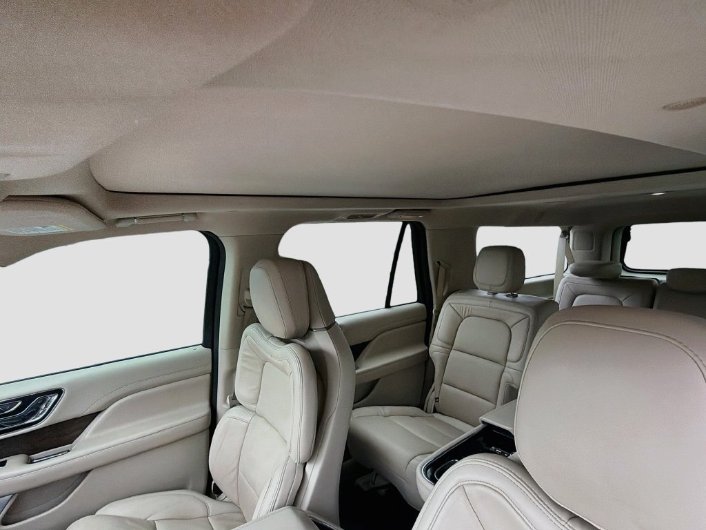 Used 2020 Lincoln Navigator L Reserve w/ Luxury Package AWD/4WD image 29