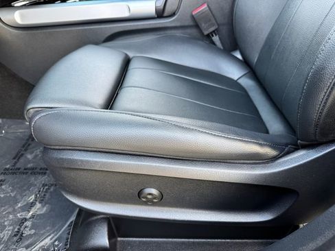 Used 2023 Mercedes-Benz GLB 250 4MATIC image 14