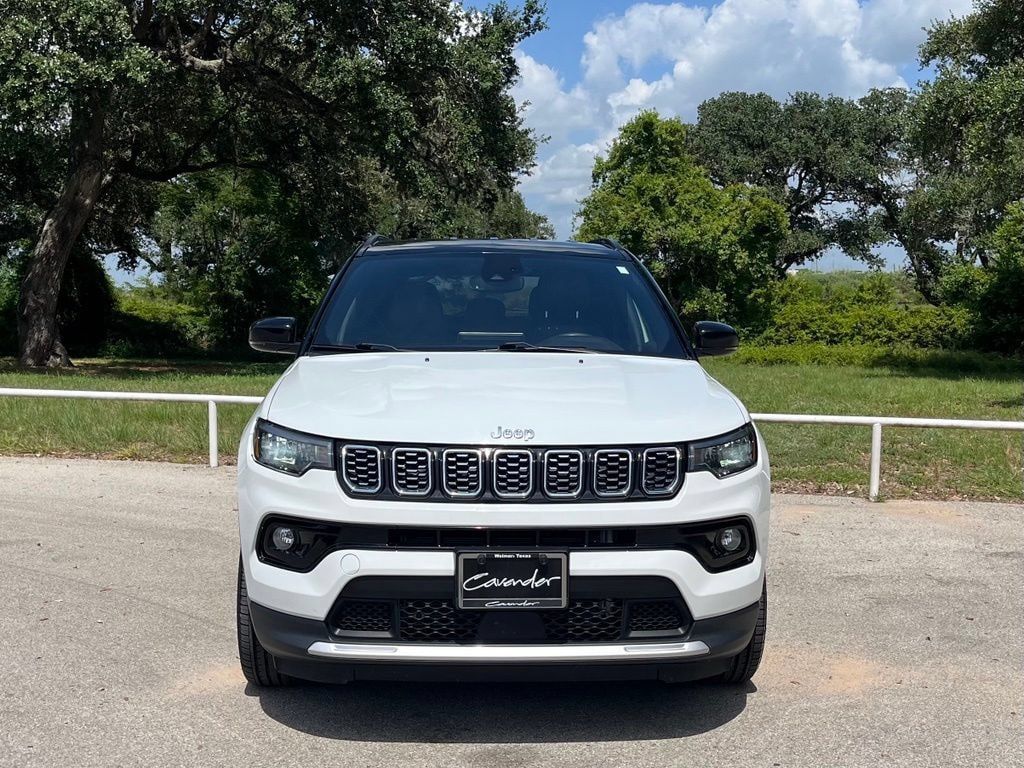 Used 2024 Jeep Compass Limited AWD/4WD image 2