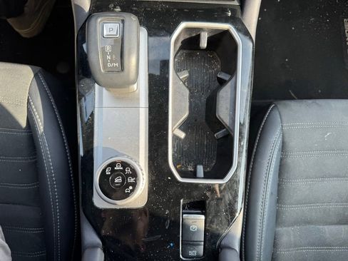 Used 2025 Mitsubishi Outlander SE FWD image 18