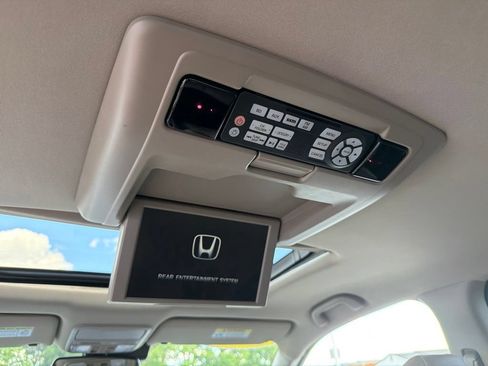 Used 2016 Honda Pilot Touring image 35