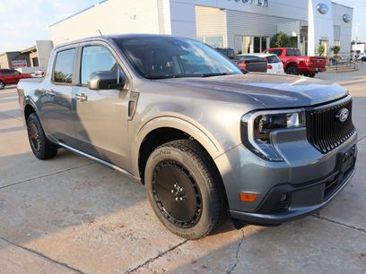 New 2025 Ford Maverick Lobo
