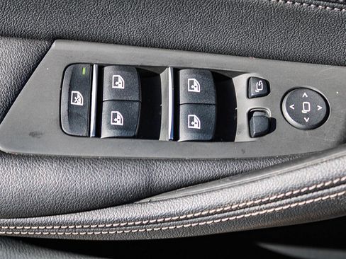 Used 2023 BMW 530e w/ M Sport Package image 20