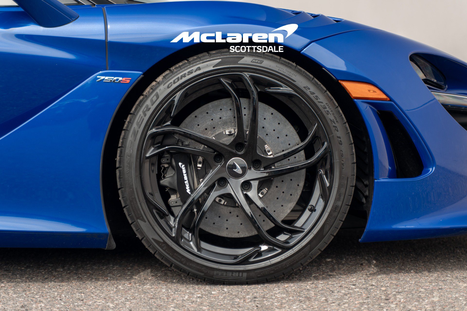 Used 2024 McLaren 750S Spider RWD image 31