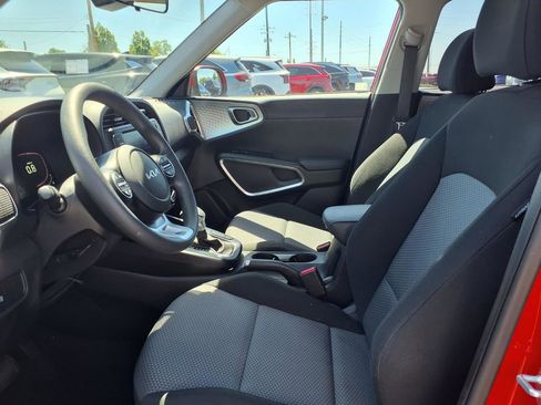 Used 2023 Kia Soul LX FWD image 24