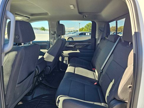 Used 2025 GMC Sierra 1500 SLE w/ Preferred Package image 18