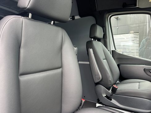New 2025 Mercedes-Benz Sprinter 2500 image 18