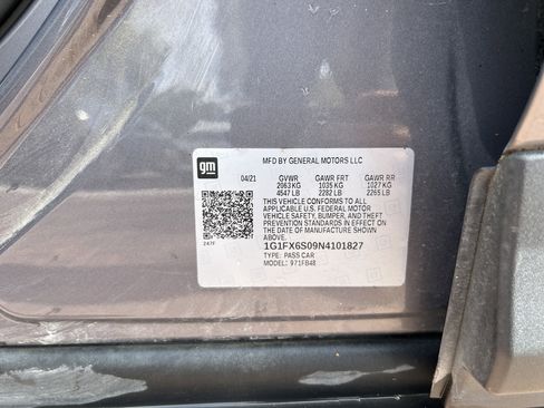 Used 2022 Chevrolet Bolt LT w/ Infotainment Package image 33