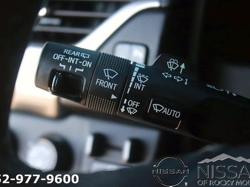 Used 2019 Chevrolet Suburban Premier AWD/4WD image 32