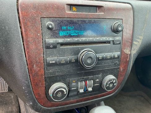 Used 2010 Chevrolet Impala LS image 8