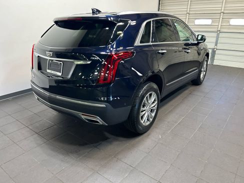 Used 2022 Cadillac XT5 Premium Luxury w/ Technology Package AWD/4WD image 3