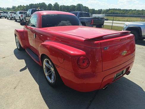Used 2004 Chevrolet SSR w/ Preferred Equipment Group image 15