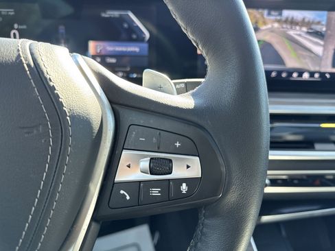 Used 2025 BMW X5 xDrive40i w/ Climate Comfort Package image 17