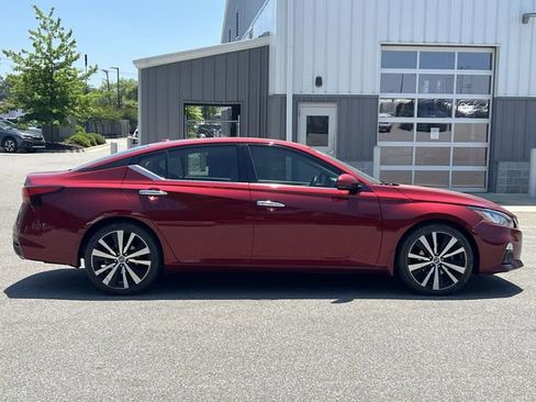 Used 2020 Nissan Altima 2.5 Platinum FWD image 14