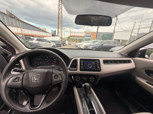 Used 2018 Honda HR-V LX image 21