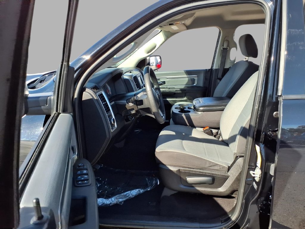 Used 2024 RAM 1500 Classic SLT AWD/4WD image 21