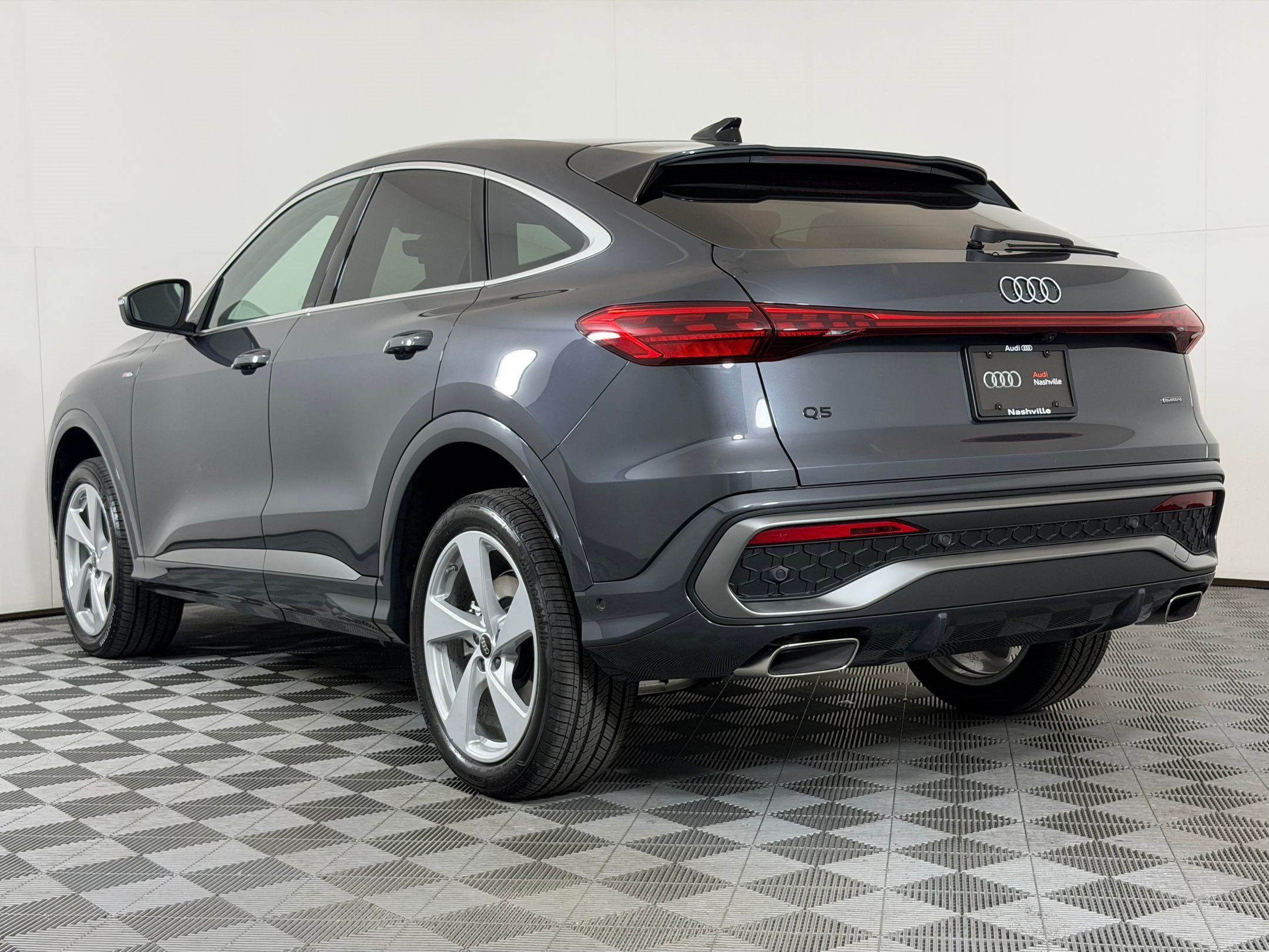 New 2026 Audi Q5 Premium Plus AWD/4WD image 3