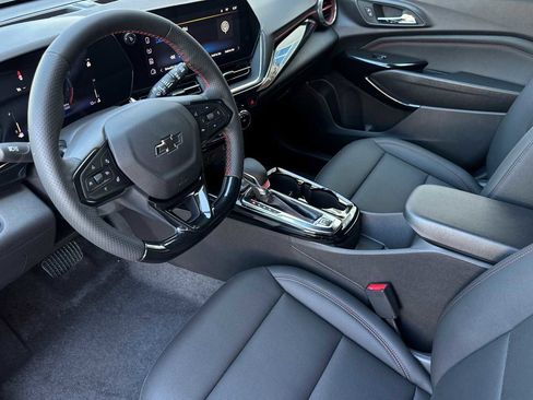 New 2025 Chevrolet Trax RS image 6