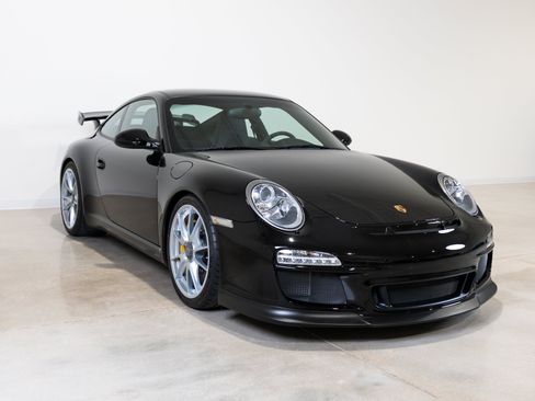 Used 2010 Porsche 911 GT3 RWD image 3