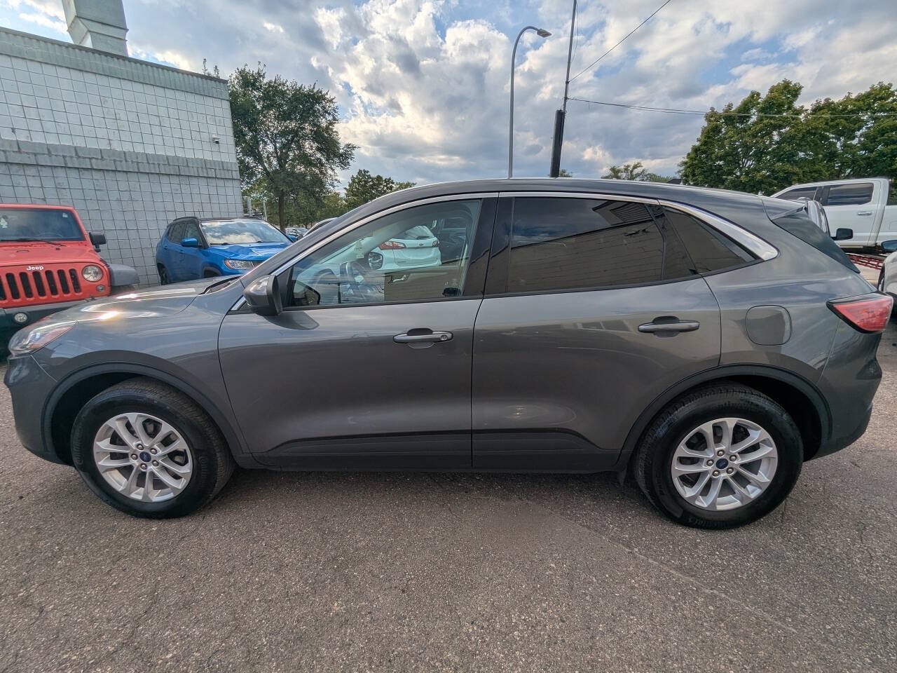 Used 2021 Ford Escape SE w/ Convenience Package AWD/4WD image 4