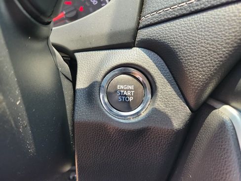 Used 2021 Toyota RAV4 XLE AWD/4WD image 14