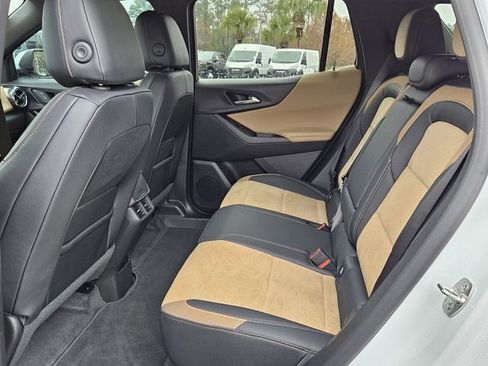 Used 2025 Chevrolet Equinox ACTIV w/ Safety and Technology Package AWD/4WD image 11