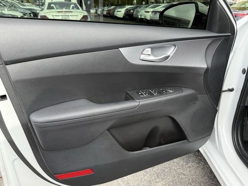 Used 2022 Kia Forte LXS image 18