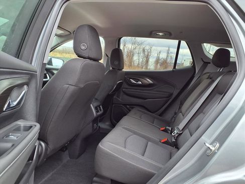 Used 2024 GMC Terrain SLE image 30