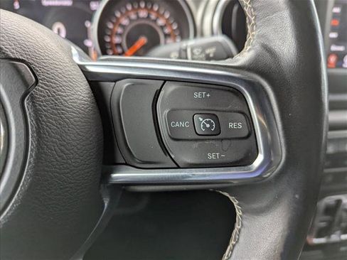 Used 2018 Jeep Wrangler Unlimited Sahara image 13