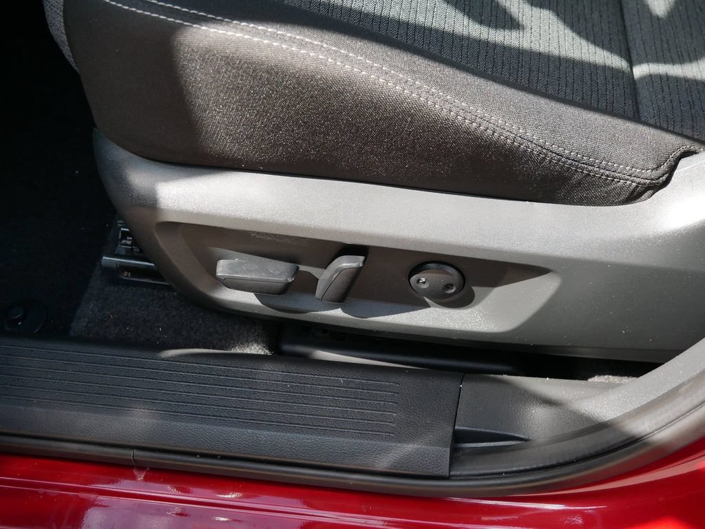 Used 2023 Nissan Rogue SV AWD/4WD image 19